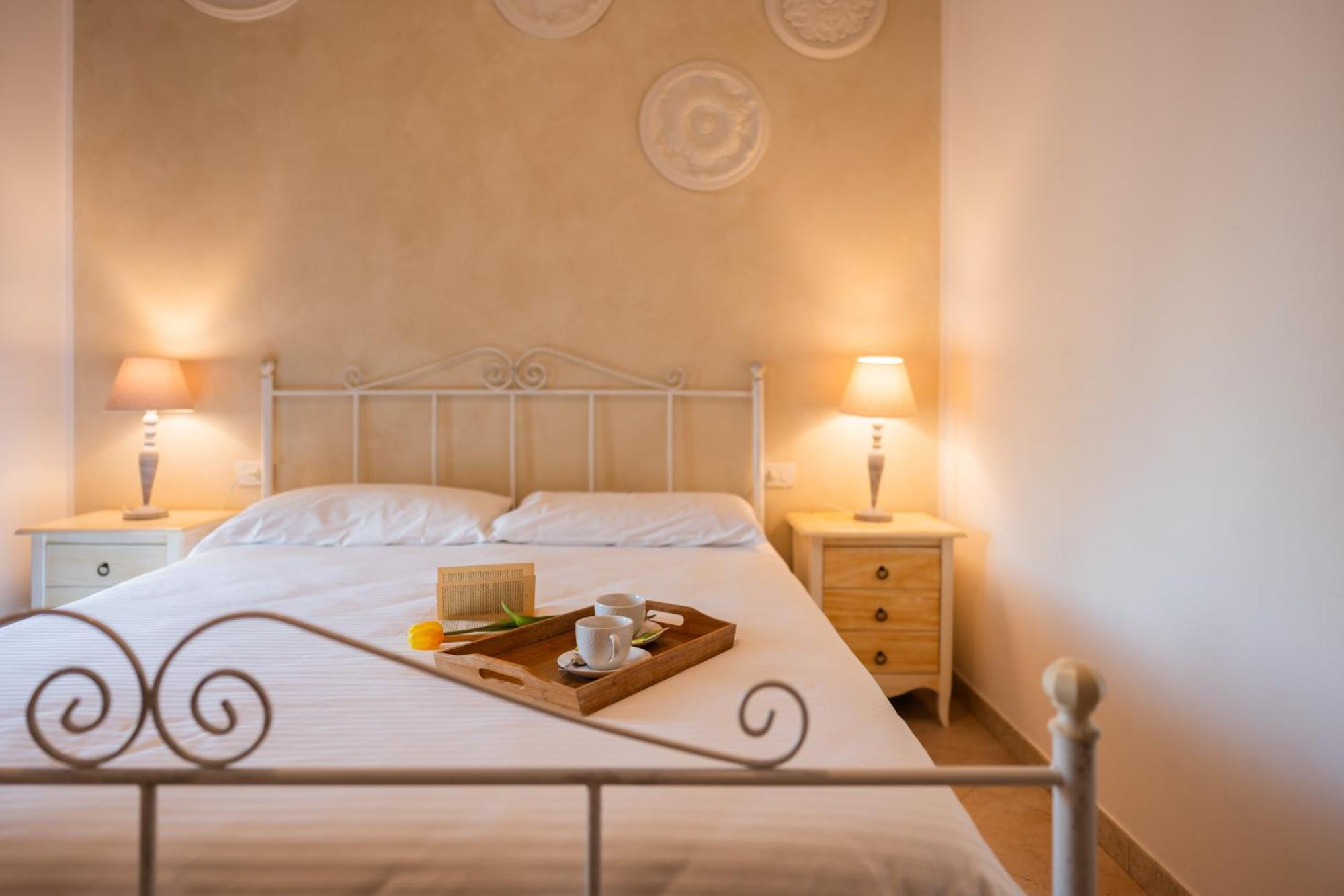 Bed and Breakfast Palazzo De Luca By Apulia Hospitality Fasano Exterior foto